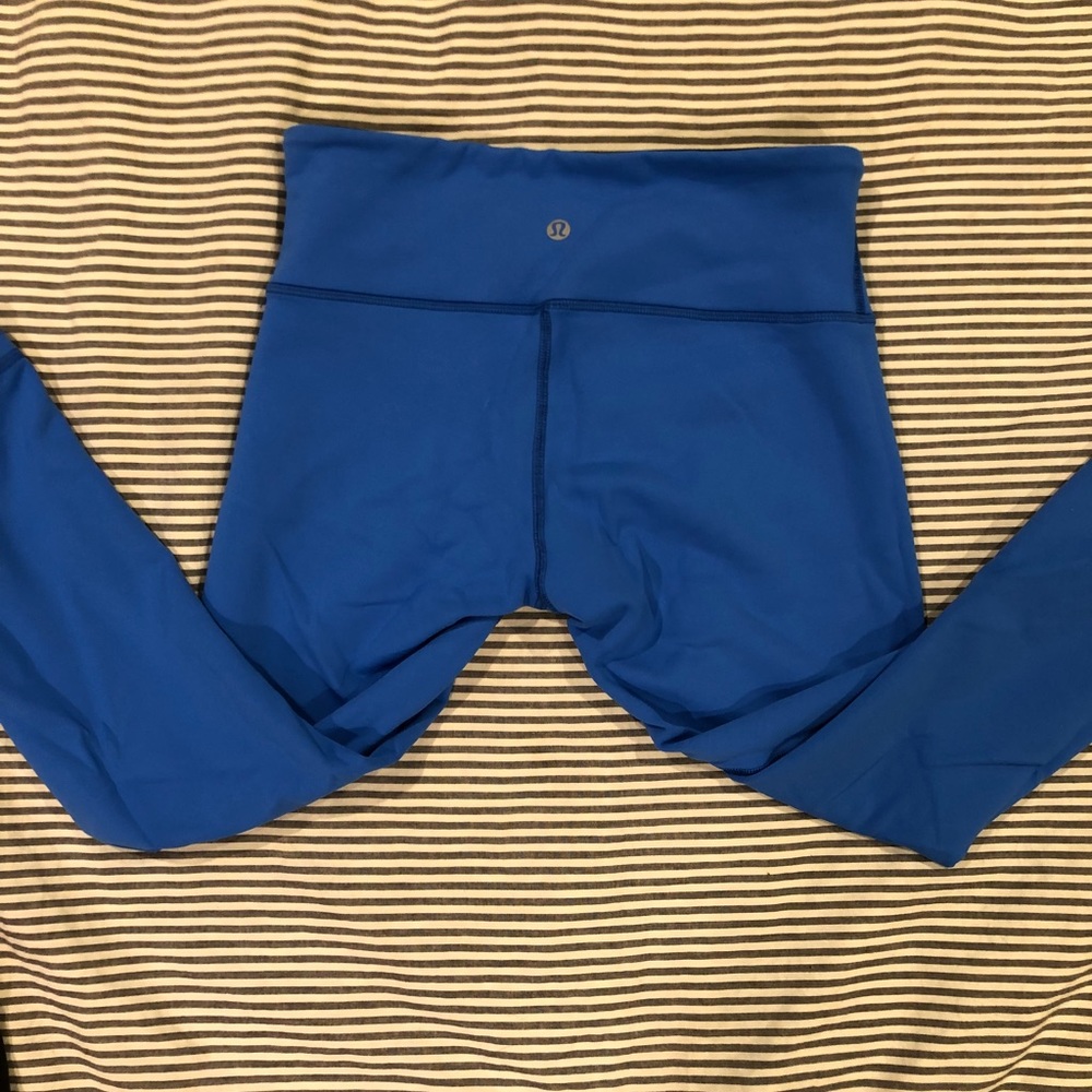 Reversible dark blue/light blue lulu lemons.